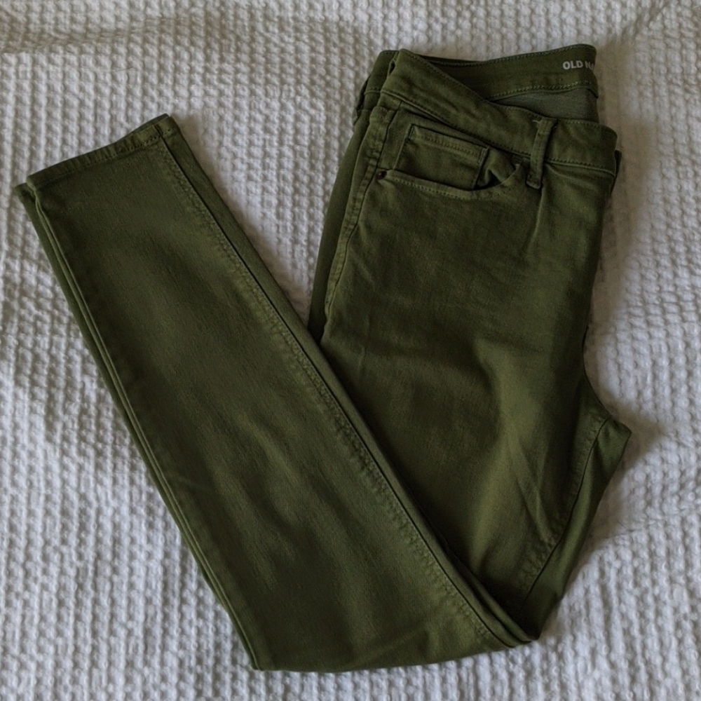 Olive green ON jeans